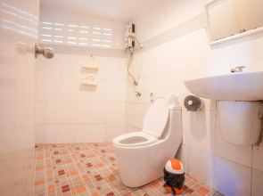 Phi Phi Cozy Seafront Resort