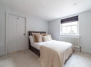 The New Cross Premier Room