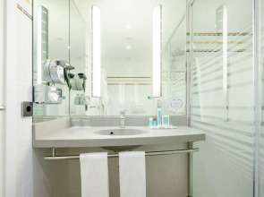 Hotel ILUNION Valencia 4