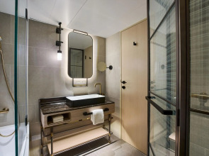 Sheraton Hong Kong Hotel & Towers