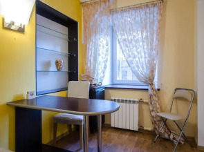 Emperoom Near Summer Garden Apartments