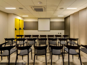 Arawi Miraflores Express