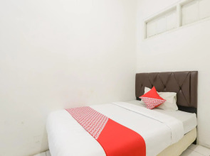 OYO 1111 Pasar Baru Inn