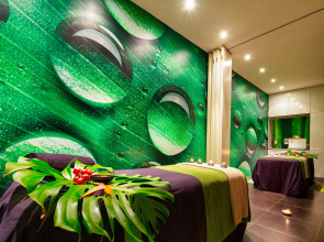 Отель The Views Oasis - Family Friendly