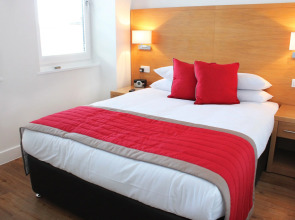 100 Kings Road by House of Fisher