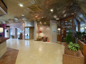 Holiday Inn Helsinki - Vantaa Airport by IHG