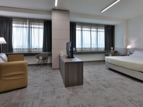 Отель Unahotels San Vitale Bologna