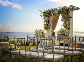 Sofitel Philippine Plaza Manila