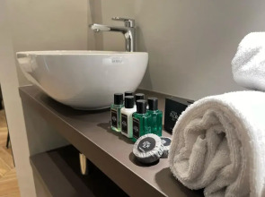 RossoVino Milano Boutique