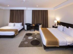 Monroe Hotel & Suites