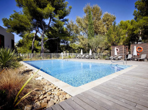 Holiday Inn Express Marseille Airport by IHG