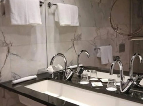 Отель Arcotel John F 