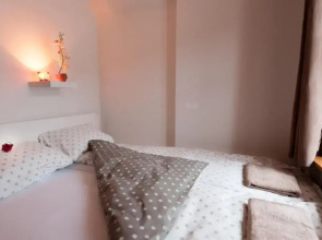 Cube Central Rooms for 2 - Hostel