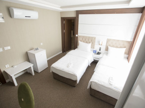 Royal Life Exclusive