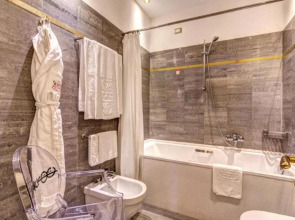 Отель Romana Residence