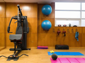 Отель Malcom and Barret