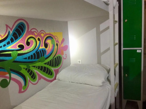 Golden Tram 242 Lisbonne Hostel