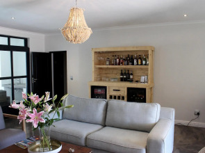 Whale Rock Luxury Lodge