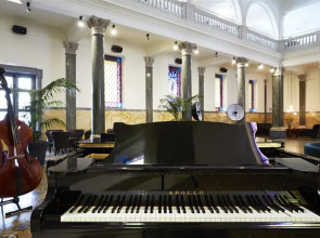 Отель The Building