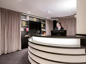 Aris Grand-Place Hotel