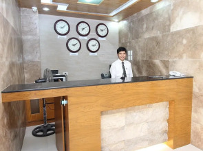 Crown Regency Courtyard Resort