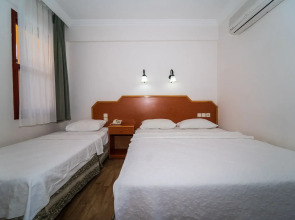 Belcehan Beach Hotel