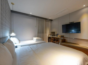 Hound Hotel Seomyeon - Bumcheon