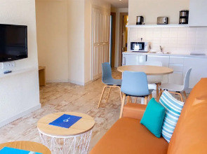 Отель HOVIMA La Pinta Beachfront Family