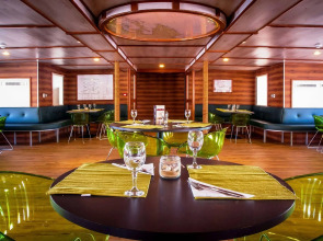 Botel Marina - Hostel