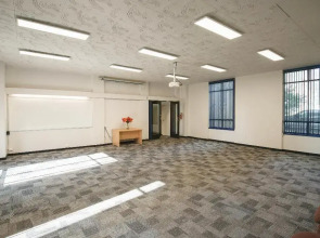 Kiwi International Hotel