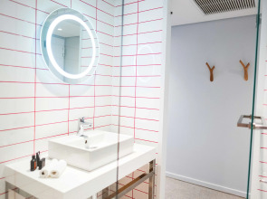 Radisson RED V&A Waterfront, Cape Town