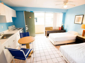 Waikiki Beachside Hostel