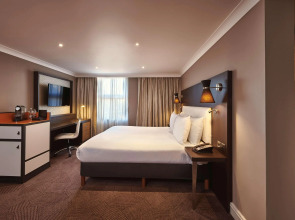 DoubleTree by Hilton London - Ealing Hotel