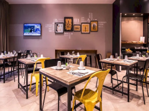 Best Western Plus Suitcase Paris La Defense