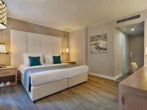 Oasis Spa Club Dead Sea Hotel