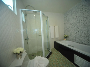 Ratana Hotel Rassada