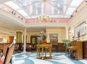 Отель Reina Cristina