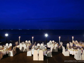 Sandy Beach Non Nuoc Resort