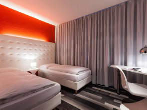 Port River Hotel & Spa