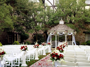 Anaheim Majestic Garden Hotel