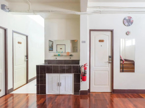 Bangkok Check Inn - Hostel