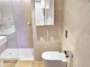 Отель Caledonian