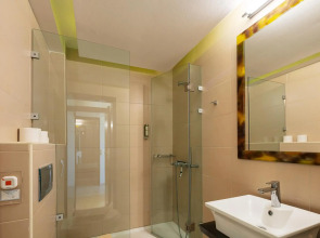 Steris Elegant Beach Hotel