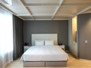 Golden Tulip Ever Yongin Hotel