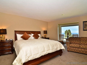 Beach Retreat & Lodge at Tahoe