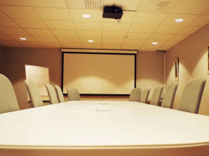 Spoton Hostel & Sportsbar