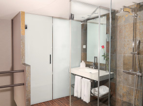 Gran Derby Suites Hotel, a Small Luxury Hotels of the World