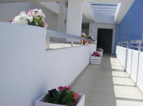 Sun Hall Beach Hotel Apts.