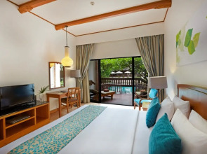 Woodlands Hotel & Resort