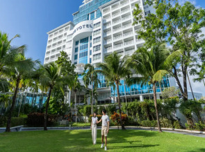 Novotel Phuket City Phokeethra Hotel